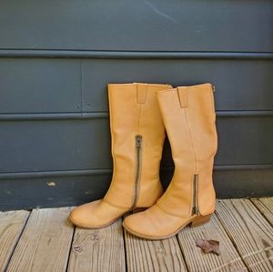 Gorgeous natural leather boots
